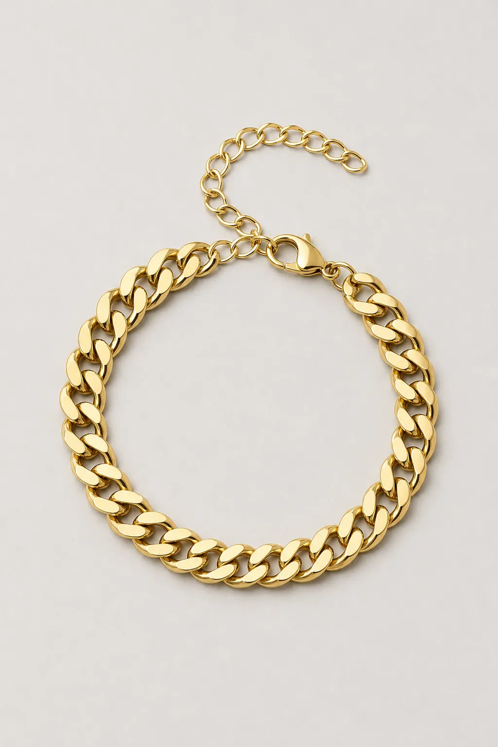 5mm Gold-tone Cuban Link Bracelet — presentation — Gold-tone