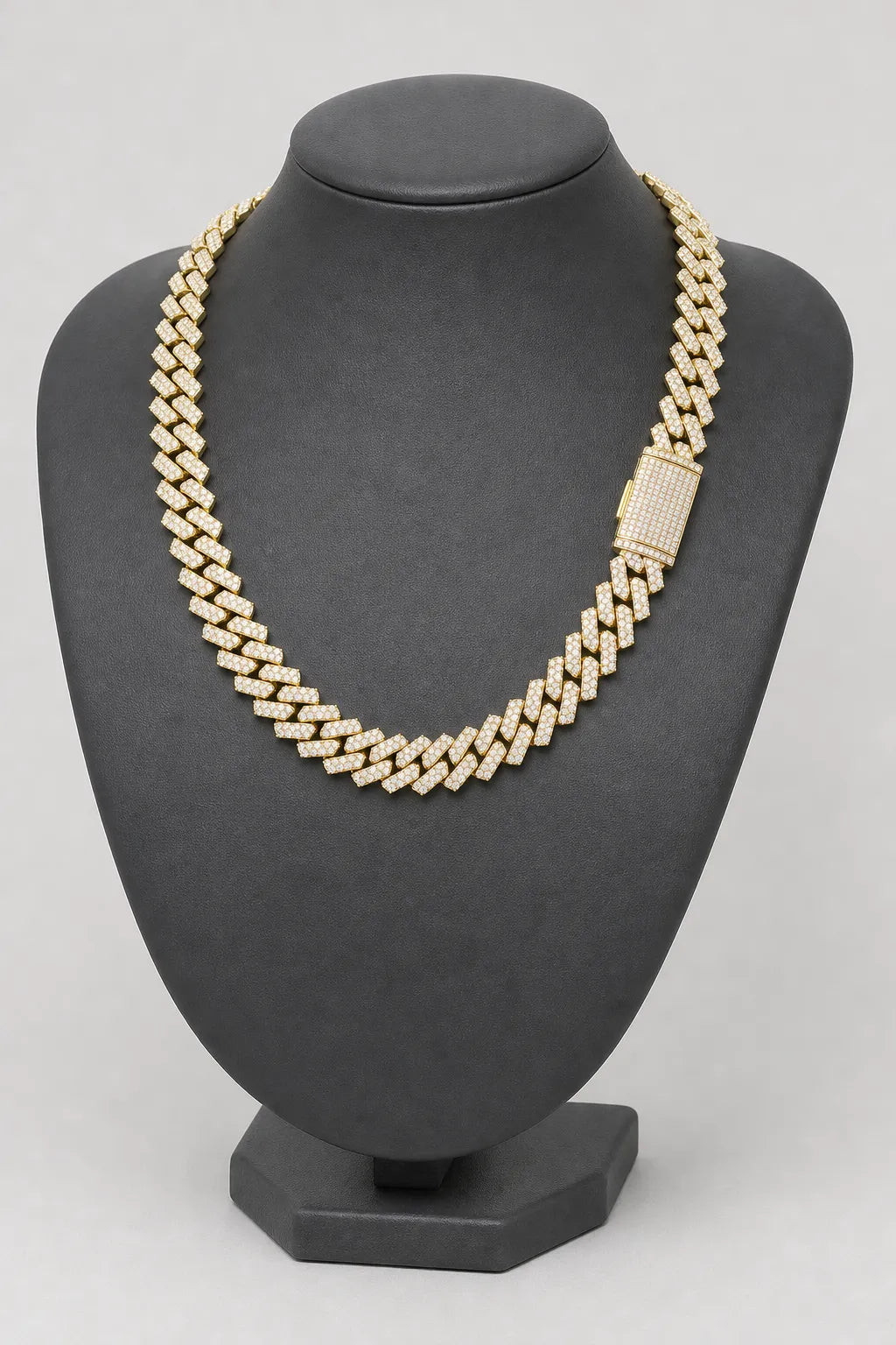 Spiked Cuban Chain — stand — Gold-tone