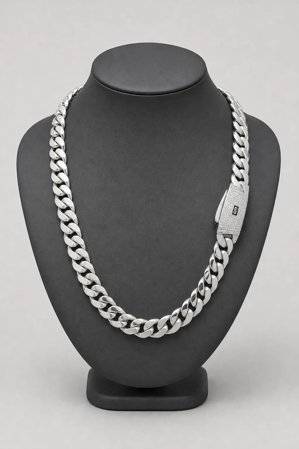 20mm Silver-tone Cuban Link Chain — stand — Silver-tone