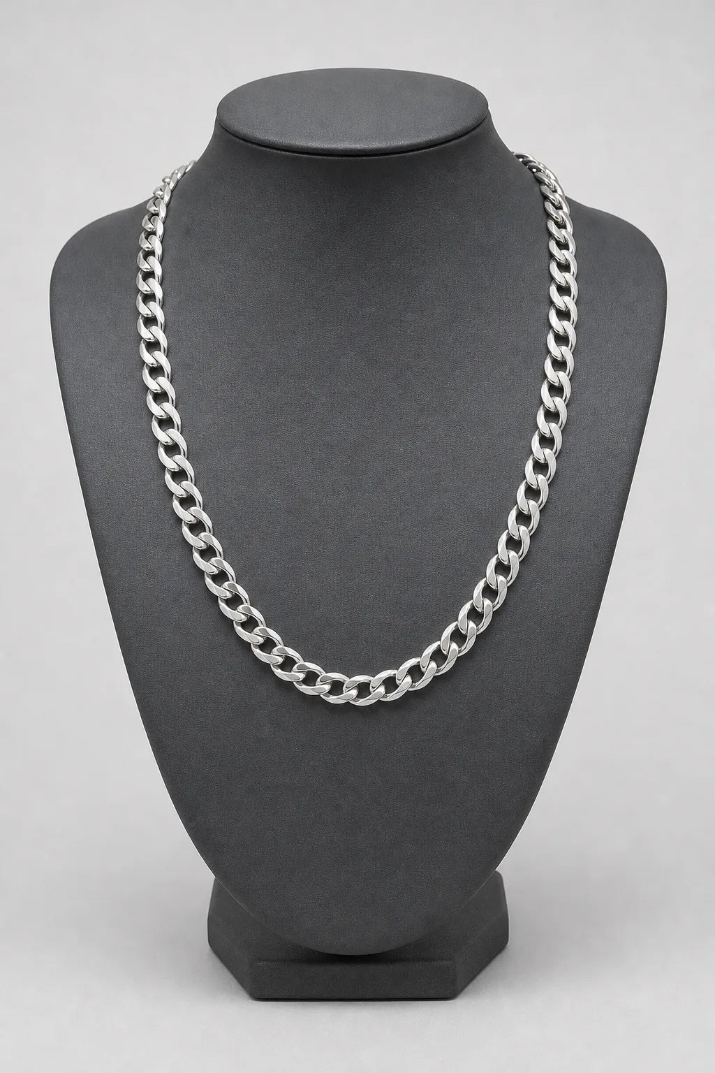 7.5mm Silver-Tone Cuban Link Chain — stand — silver-tone