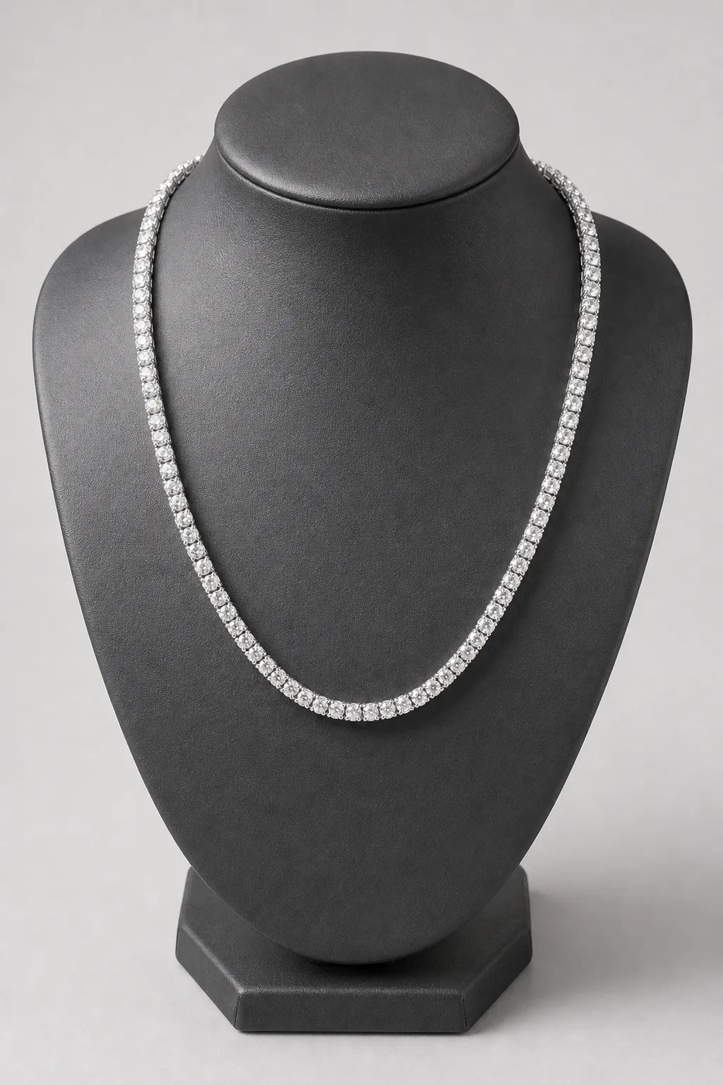 Moissanite Tennis Chain — stand — 925 Silver