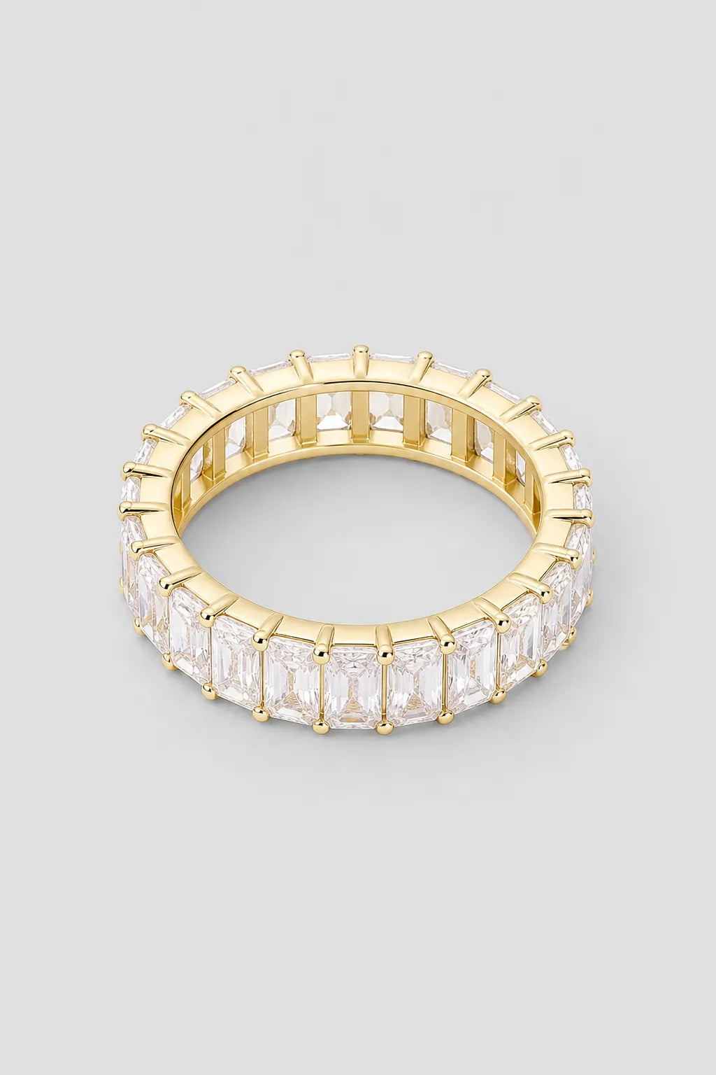 Tennis Chain Ring — presentation — gold