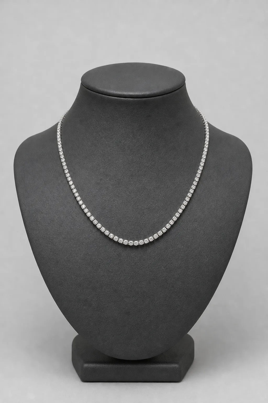4mm Silver-tone Tennis Chain — stand — 4mm Silver