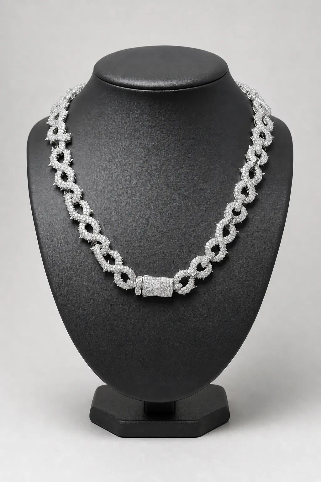 Infinity Link Chain — Silver-tone — stand — Silver-tone