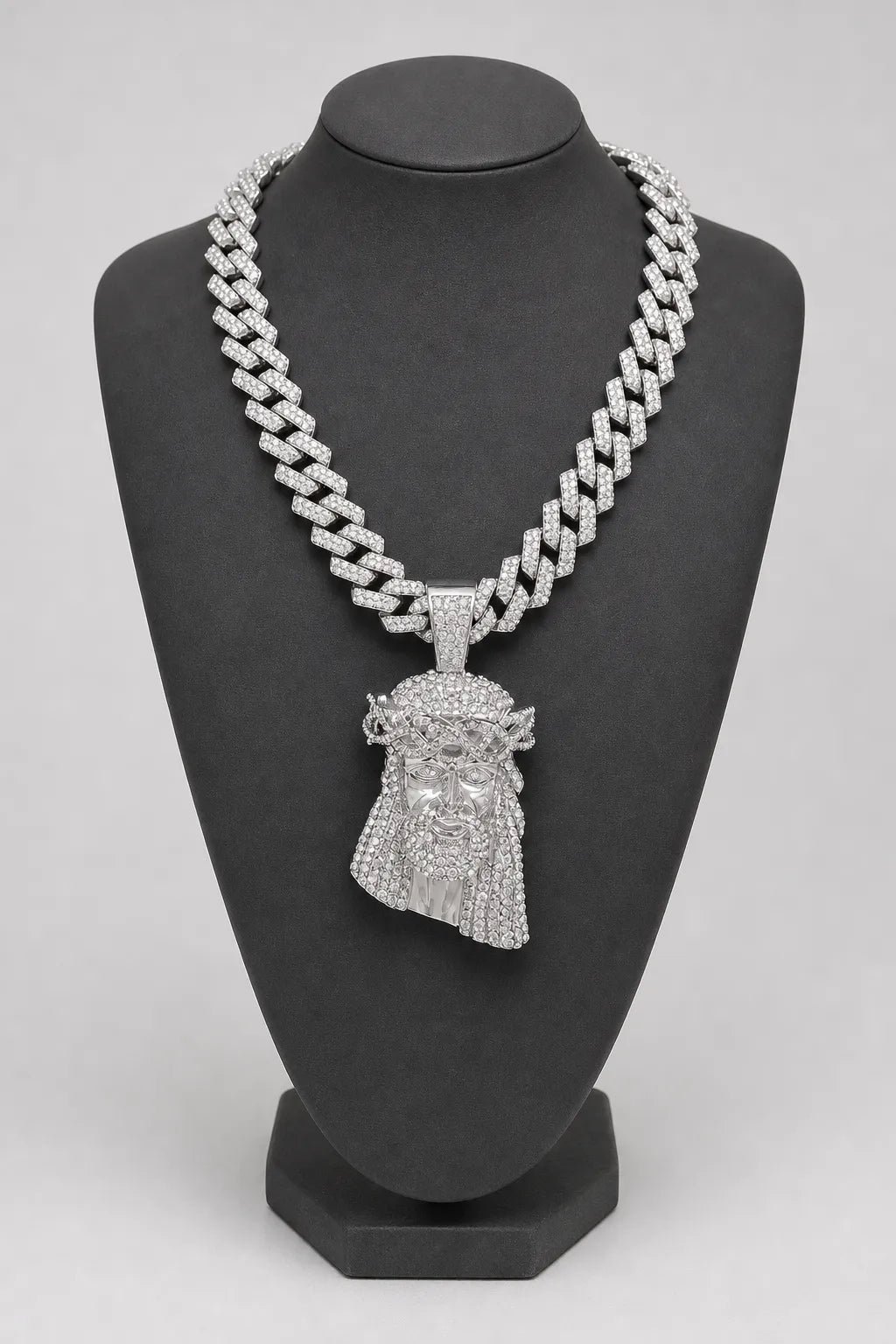 Jesus Cuban Chain - Silver-tone Jesus Pendant Necklace — stand — Silver-tone