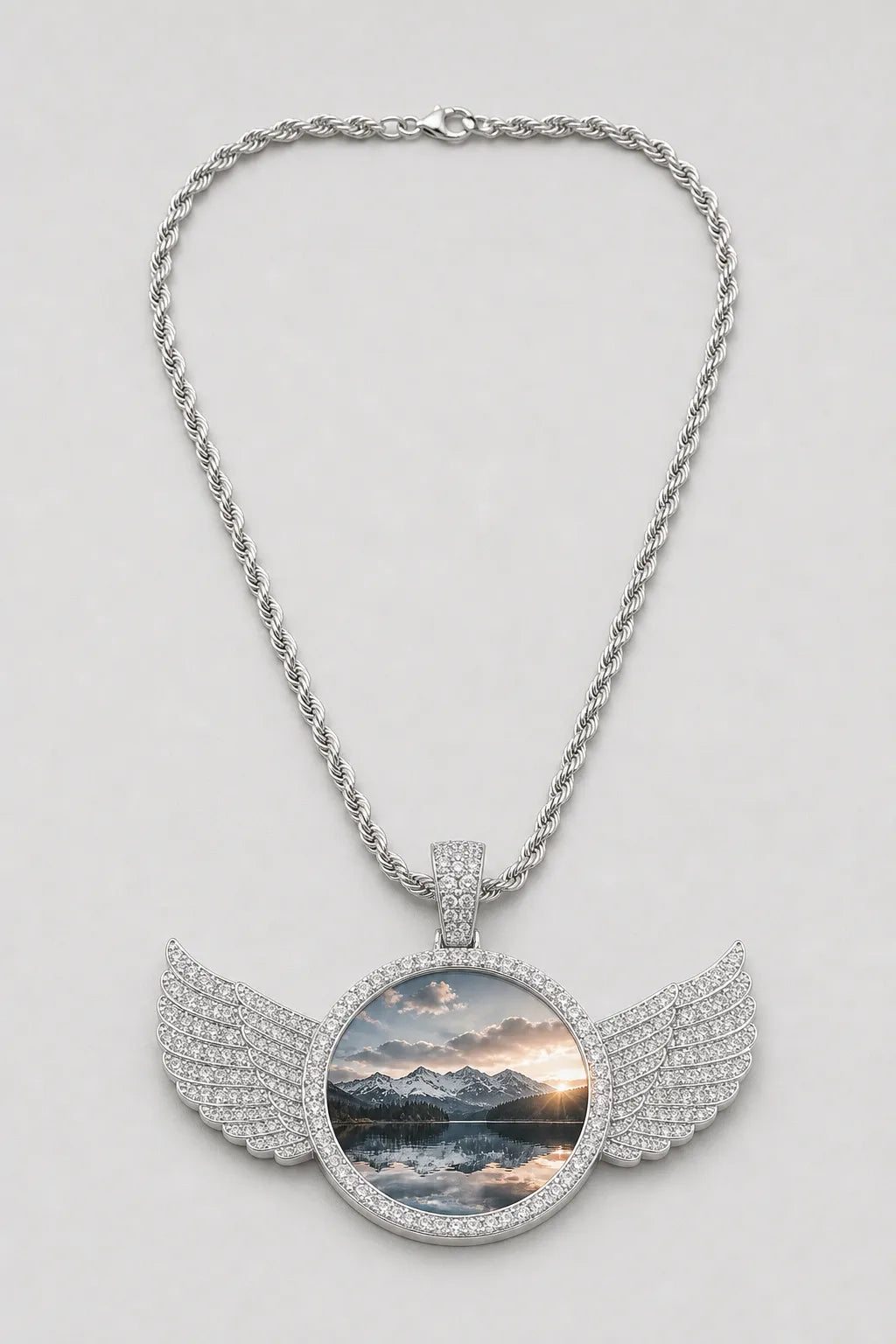 Circle Chain with Wings Pendant Necklace — variant — Silver-tone
