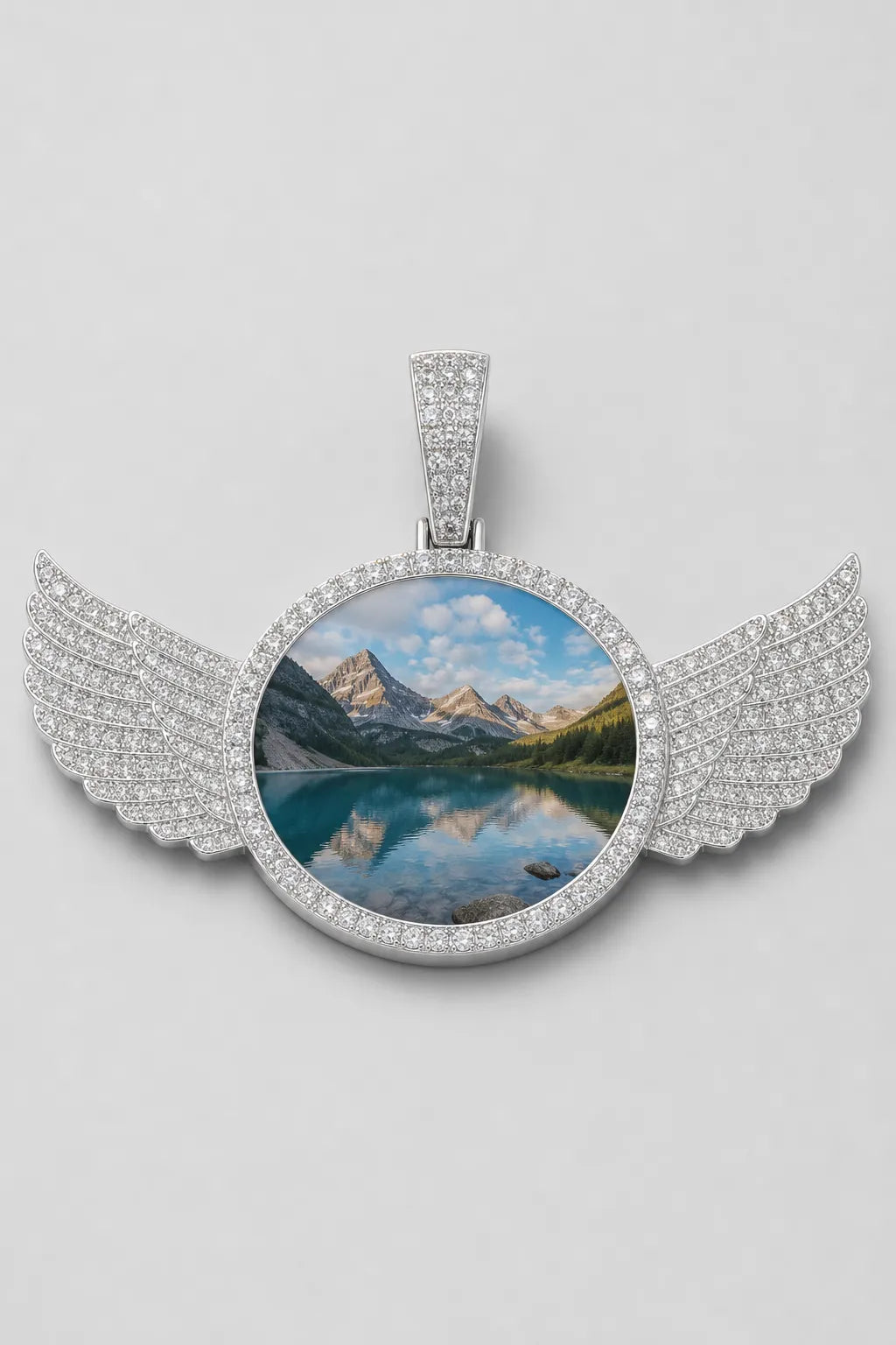Circle Chain with Wings Pendant Necklace — variant — Silver-tone