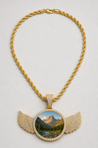 Circle Chain with Wings Pendant Necklace — variant — Gold-tone