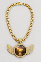 Circle Chain with Wings Pendant Necklace — variant — Gold-tone