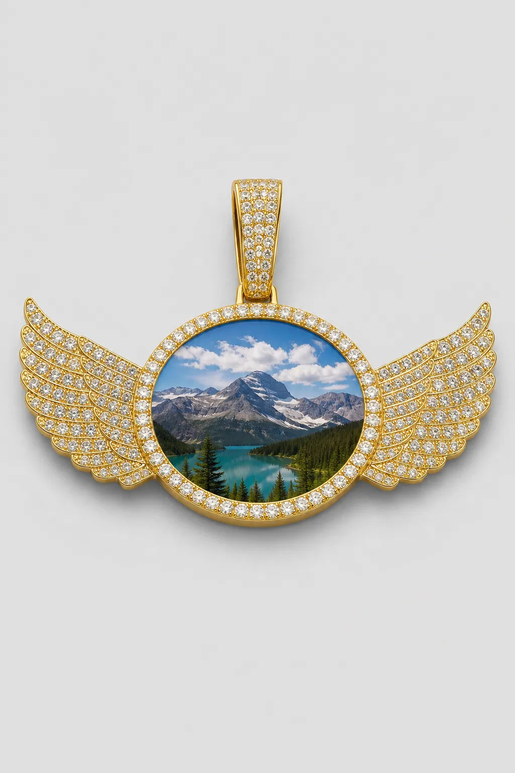 Circle Chain with Wings Pendant Necklace — variant — Gold-tone