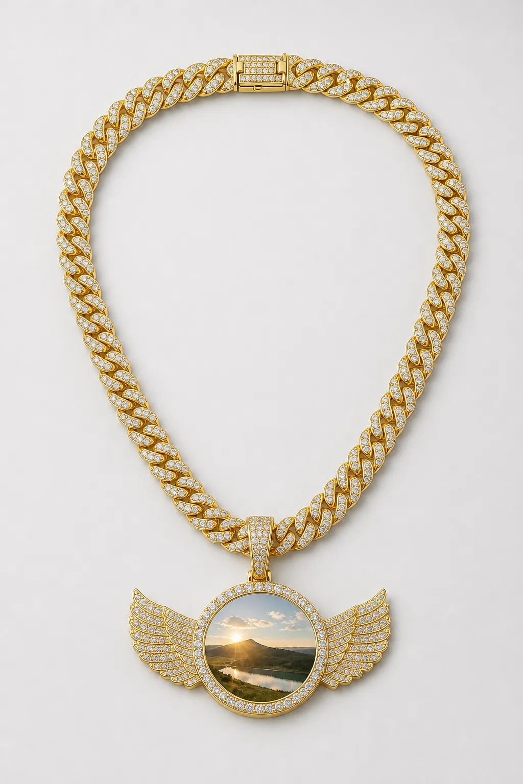Circle Chain with Wings Pendant Necklace — variant — Gold-tone