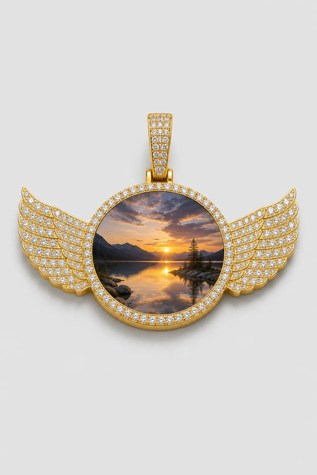 Circle Chain with Wings Pendant Necklace — variant — Gold-tone