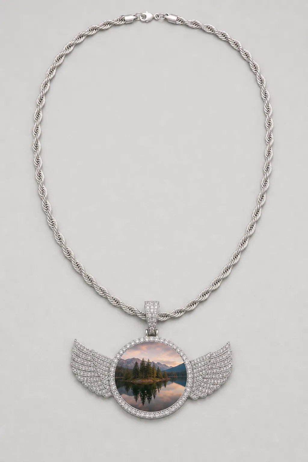 Circle Chain with Wings Pendant Necklace — variant — Silver-tone