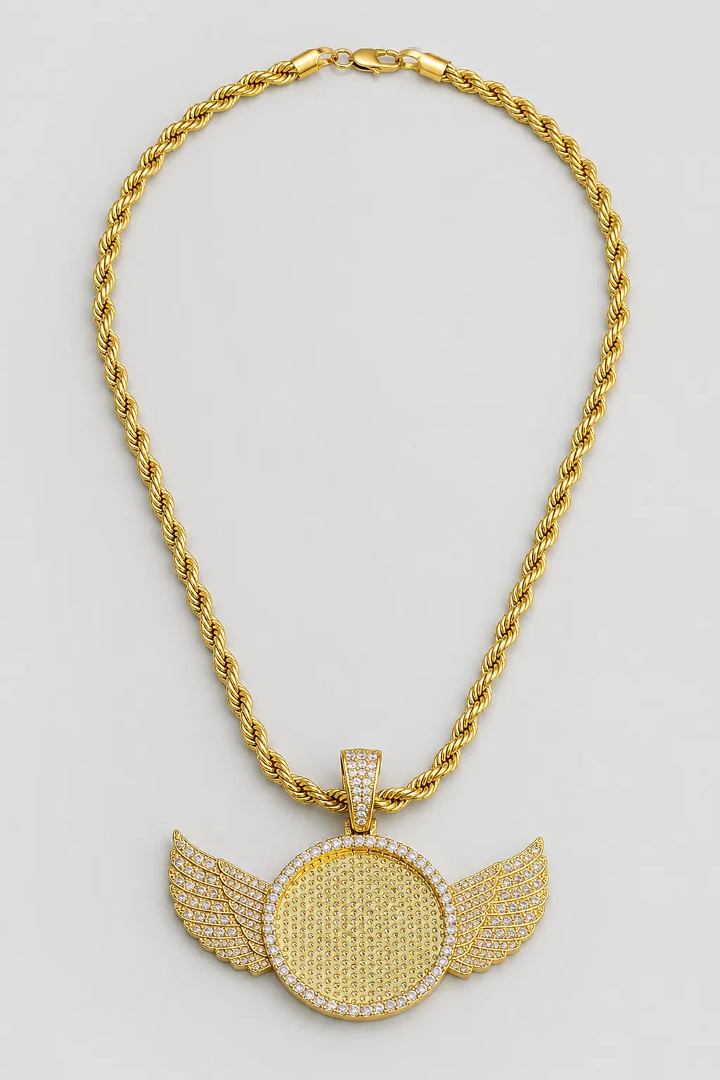 Circle Chain with Wings Pendant Necklace — variant — Gold-tone