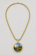 Circle Chain with Picture Pendant — variant — Gold-tone