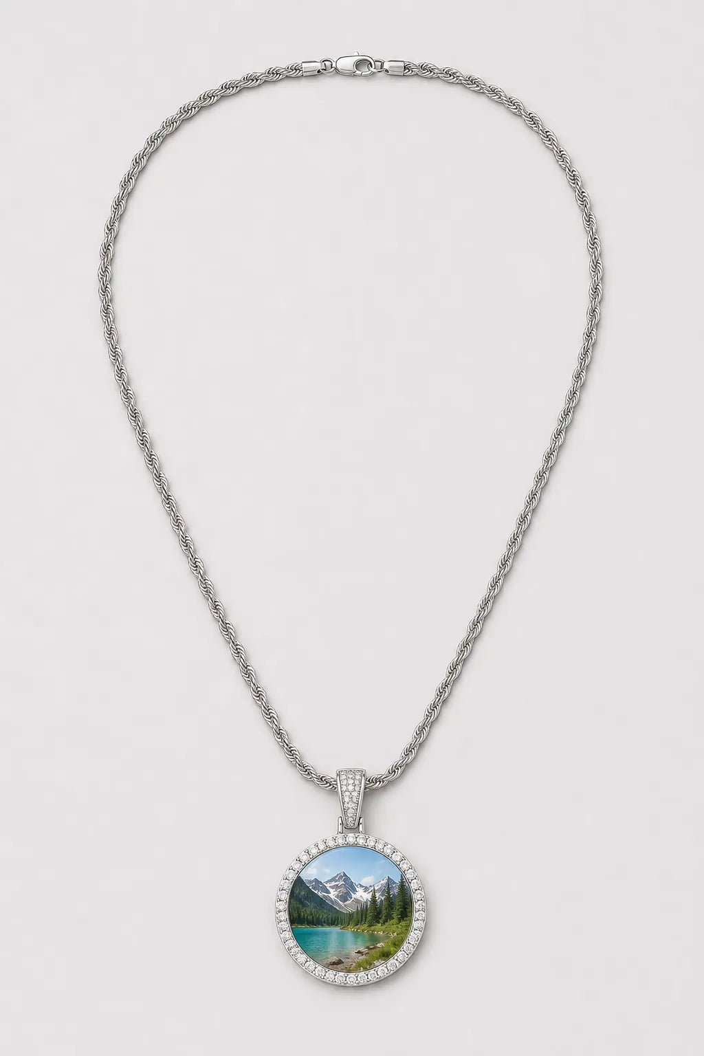 Circle Chain with Picture Pendant — variant — Silver-tone