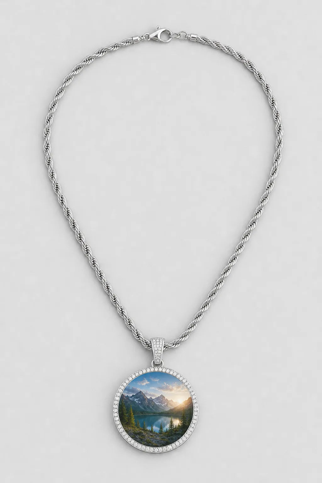 Circle Chain with Picture Pendant — variant — Silver-tone