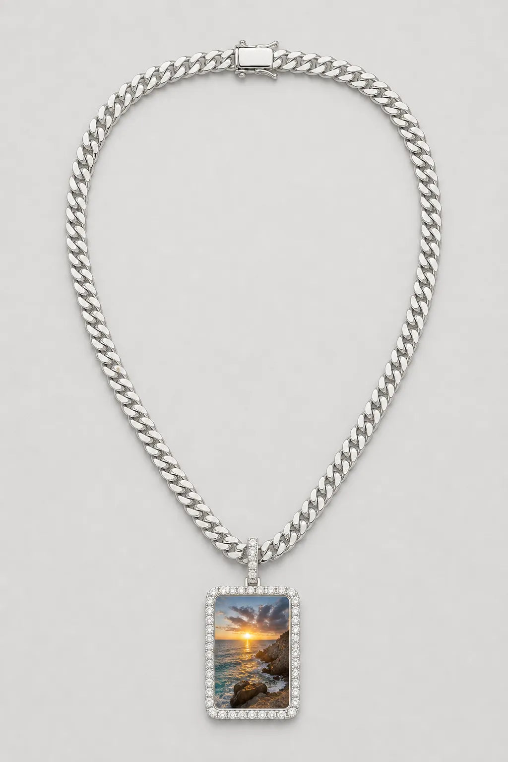 Memorial Necklace with Picture Pendant — variant — Silver