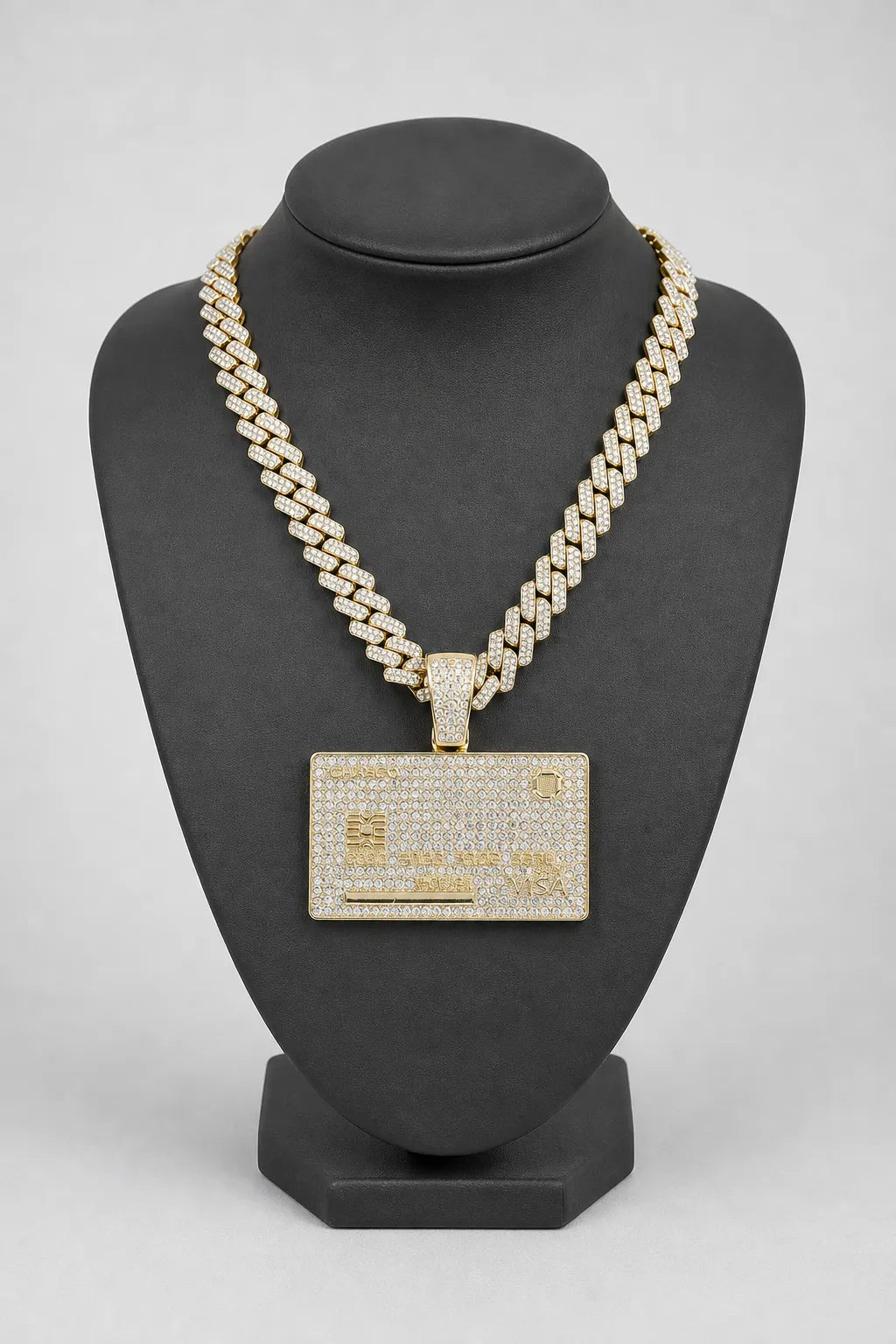 Credit Card Chain Necklace — stand — Gold-tone