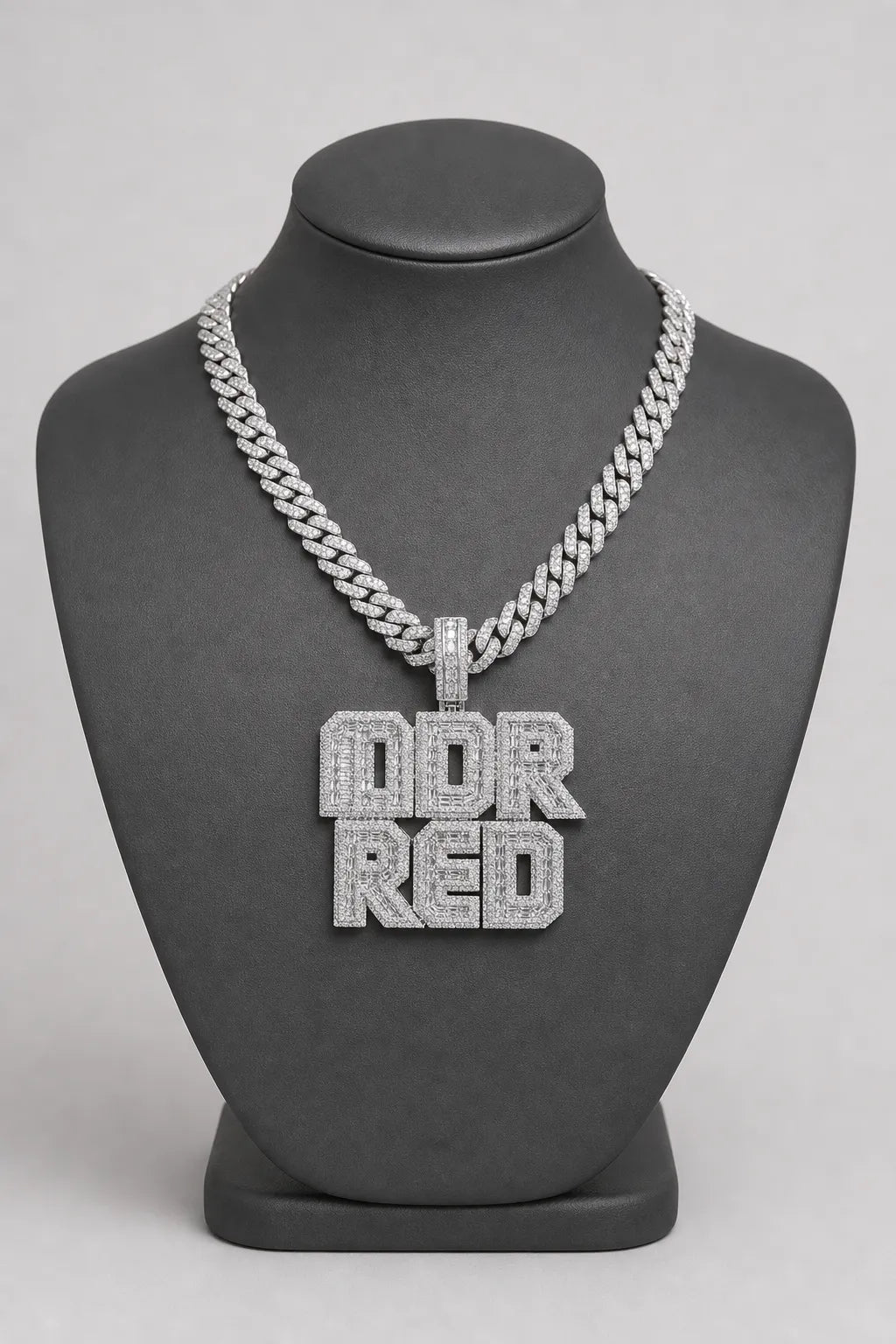 baguette name chain — Silver-tone — stand
