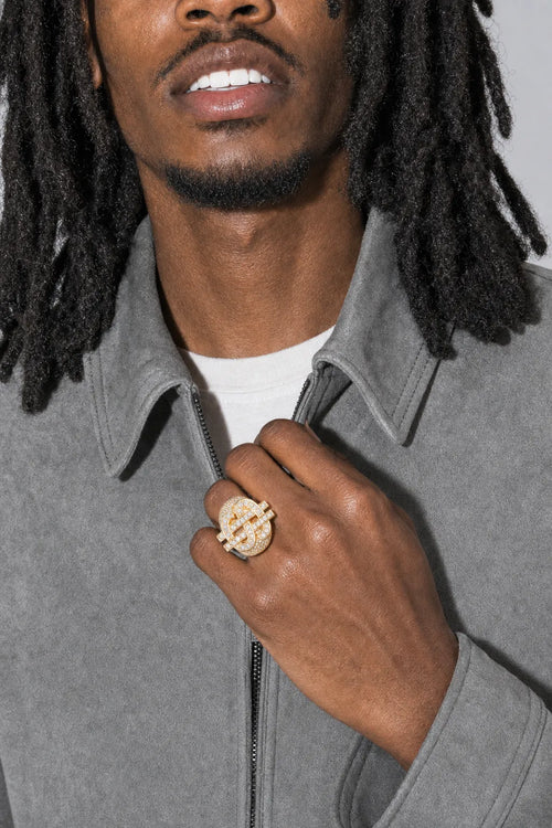 Bague Dollar — porté sur fond gris