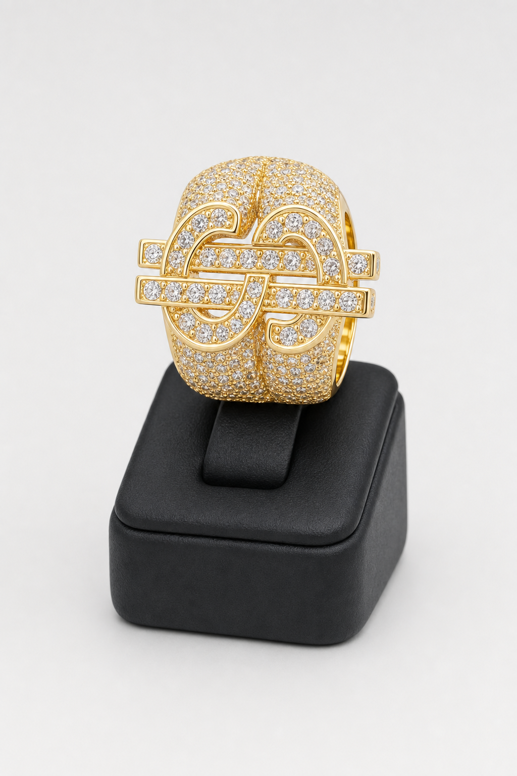 Bague Dollar — sur présentoir noir mat