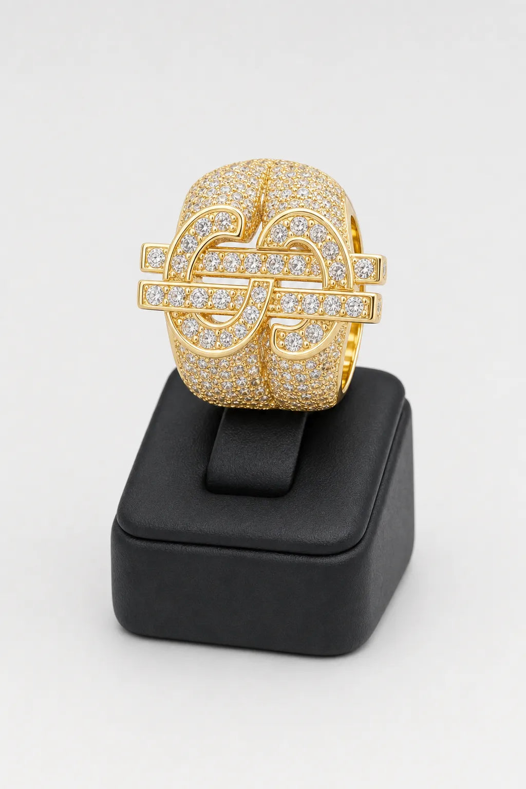 Bague Dollar — sur présentoir noir mat