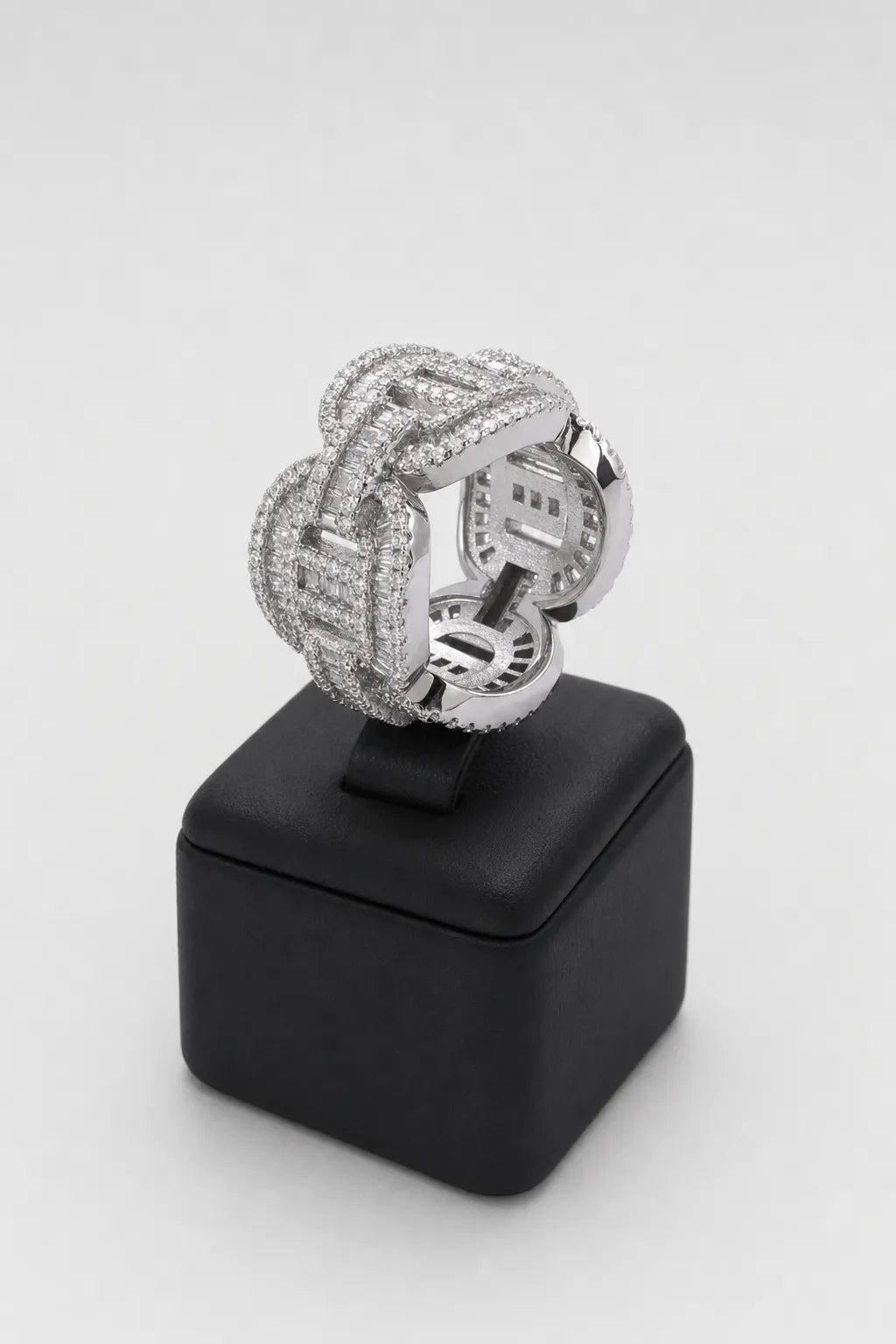 Bague Ninho — sur présentoir noir mat