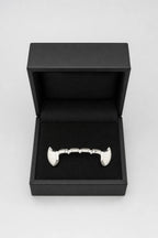Beyonce Grillz — sur présentoir noir mat