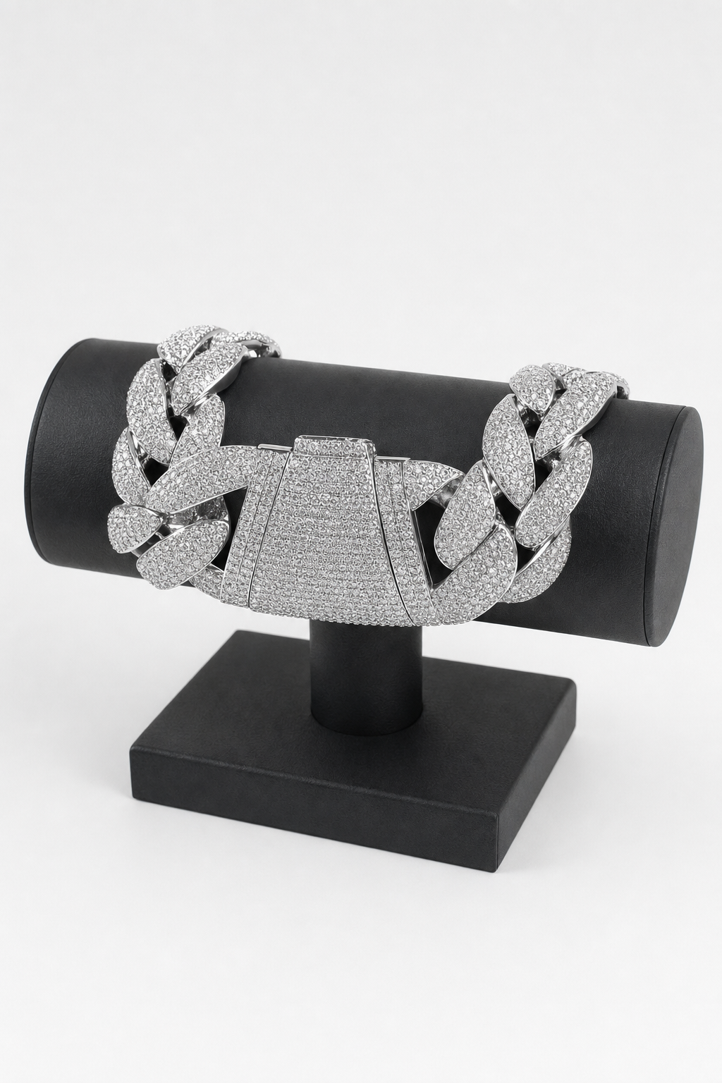Bracelet BOOBA — sur présentoir noir mat