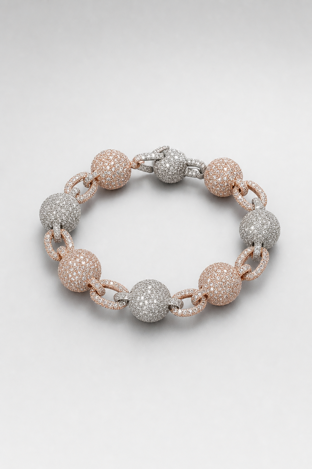 Bracelet Central cee — sur fond gris - Rose argentée bicolore