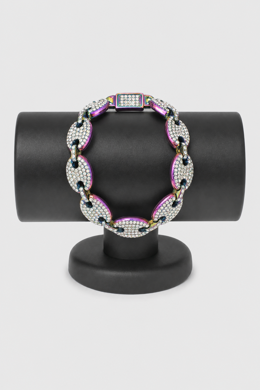 Bracelet graine de café diamant — sur présentoir noir mat