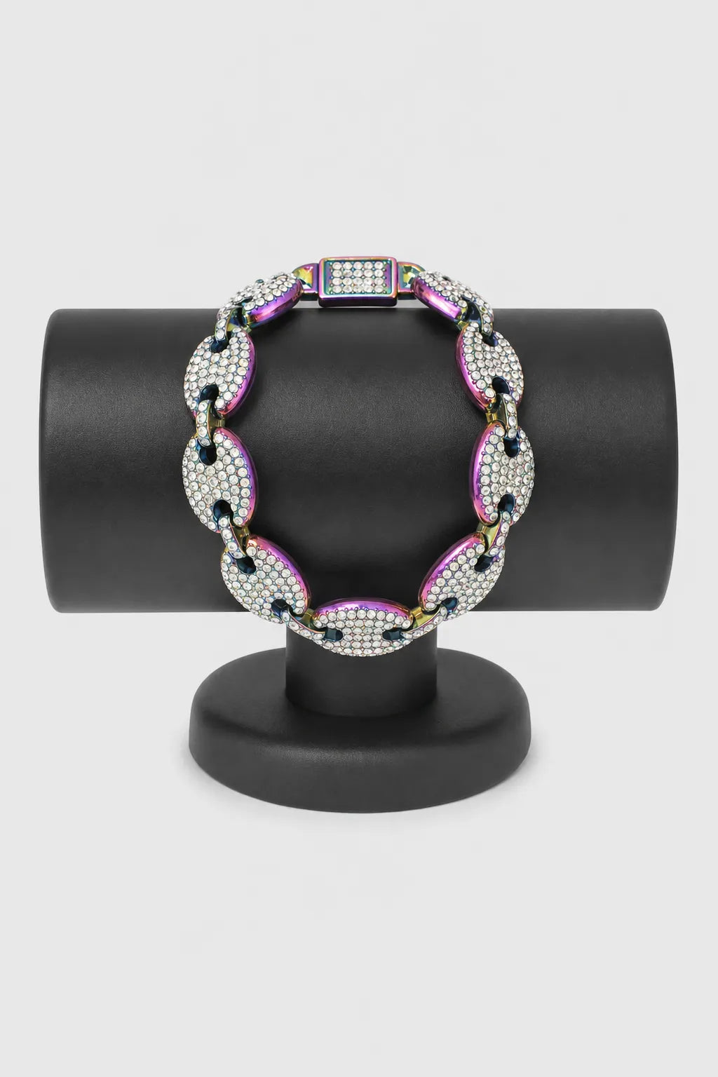 Bracelet graine de café diamant — sur présentoir noir mat