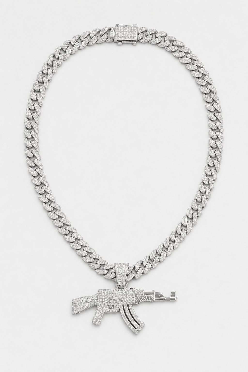 Chaine ak47 — sur fond gris — couleur Argent