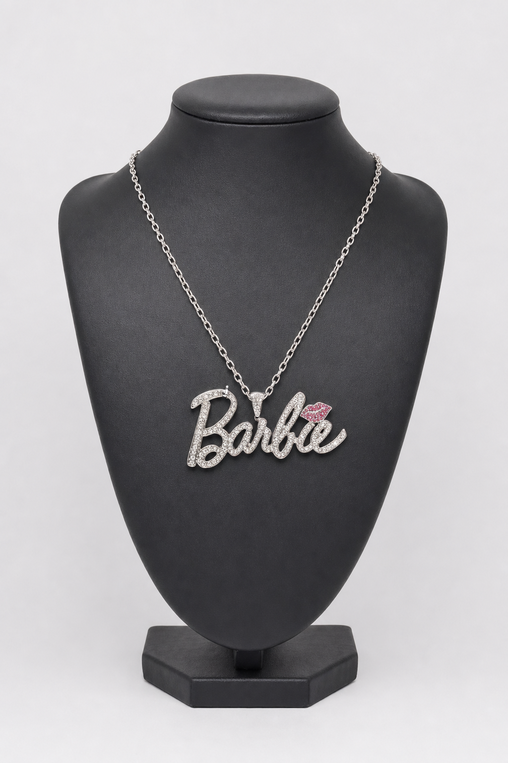 Chaine Barbie Iced out — sur présentoir noir mat
