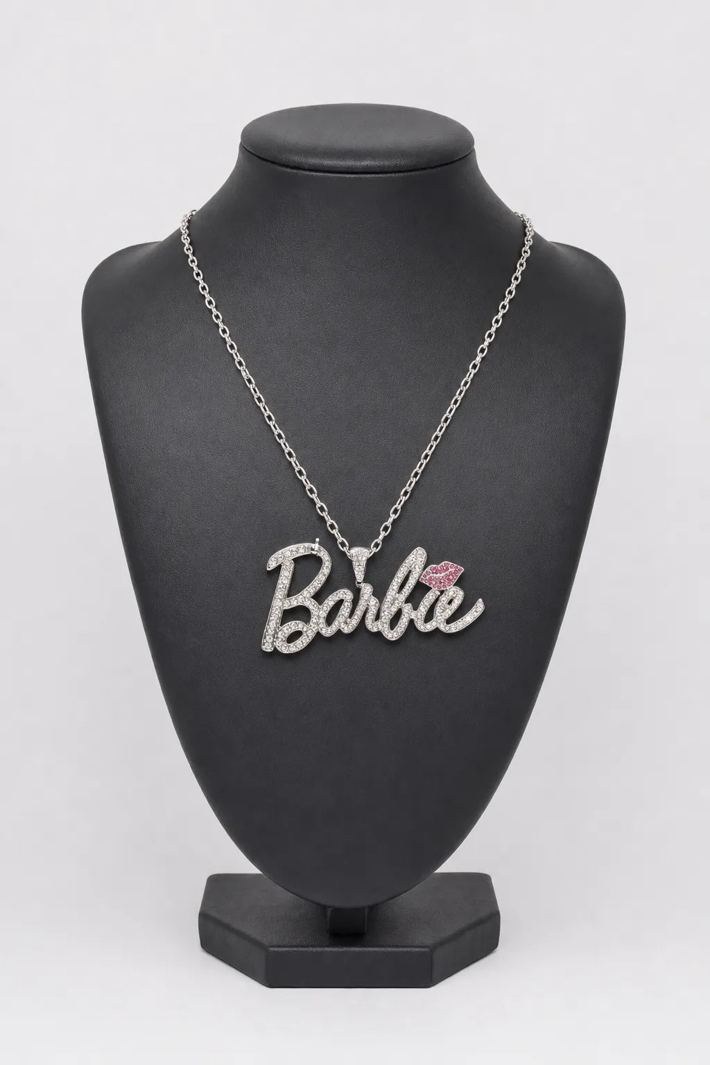 Chaine Barbie Iced out — sur présentoir noir mat