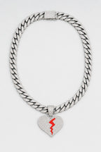Chaine coeur brisé — couleur Argent sur fond gris