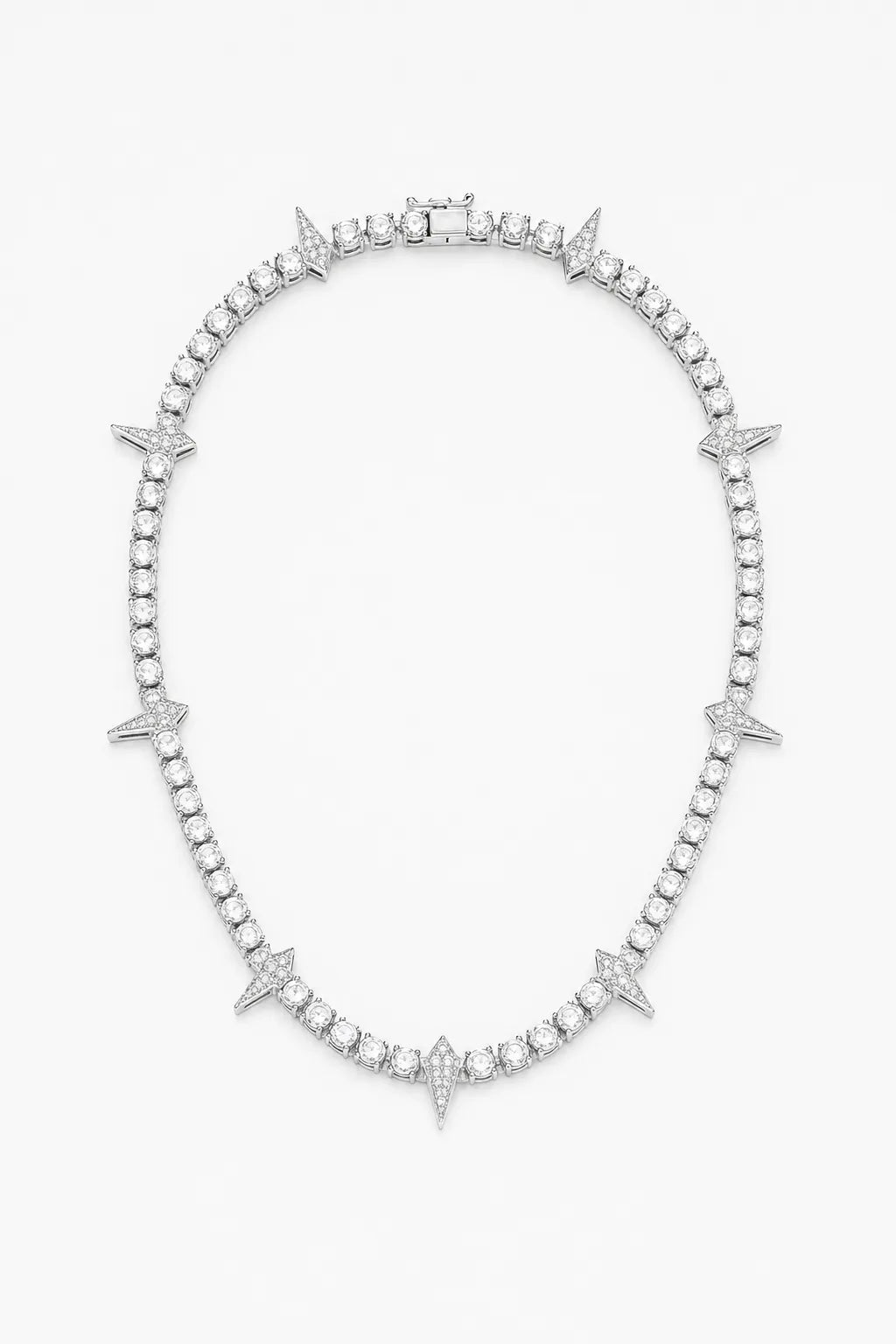 Chaine en diamant homme hip hop — sur fond gris — couleur Argent