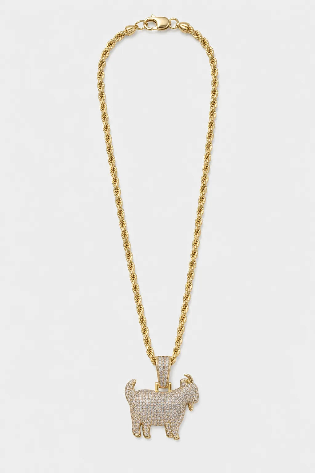 Chaine goat — sur fond gris — couleur Or