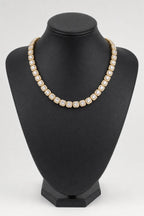 Chaine hip hop bling bling — sur présentoir noir mat