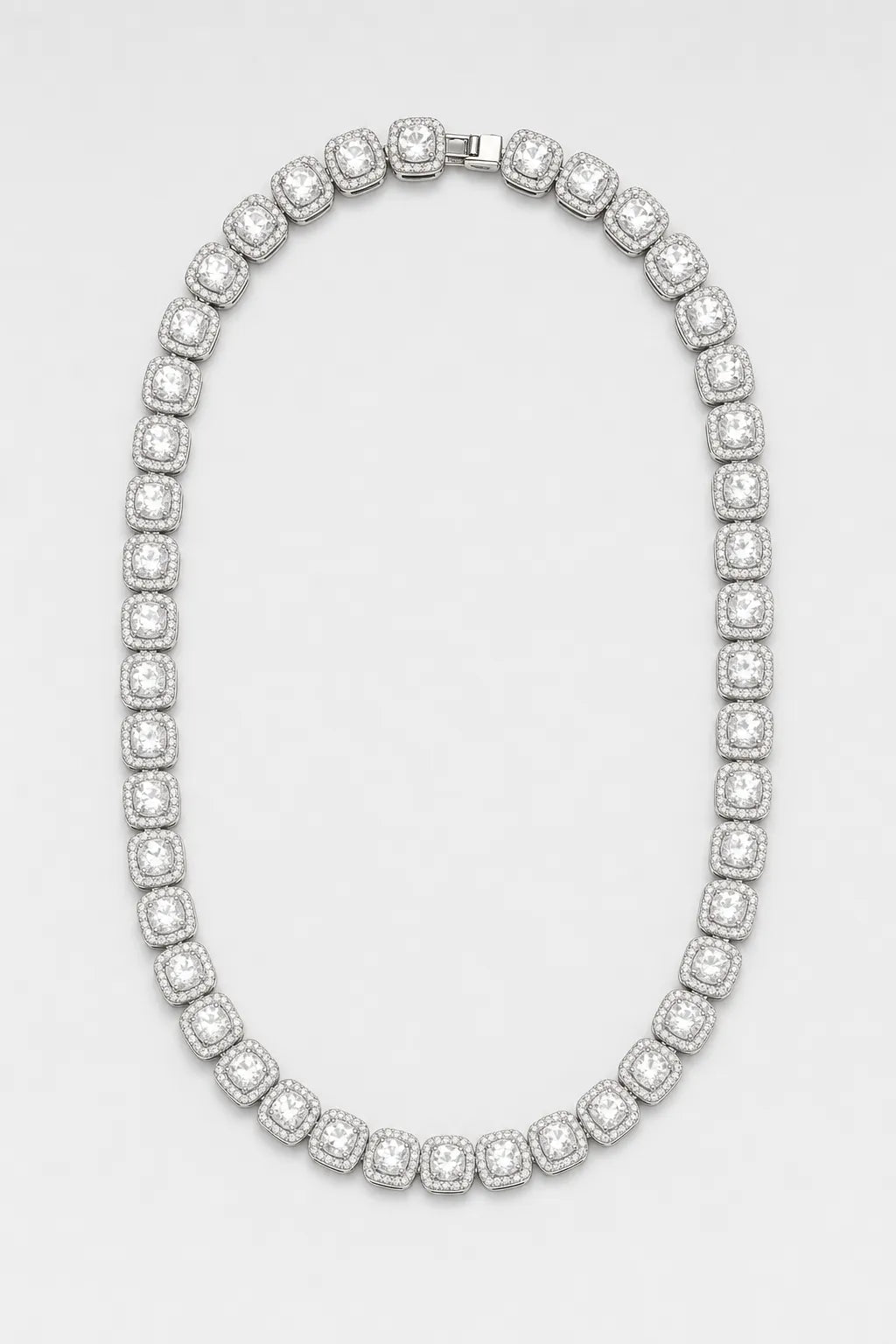 Chaine hip hop bling bling — sur fond gris — couleur Argent
