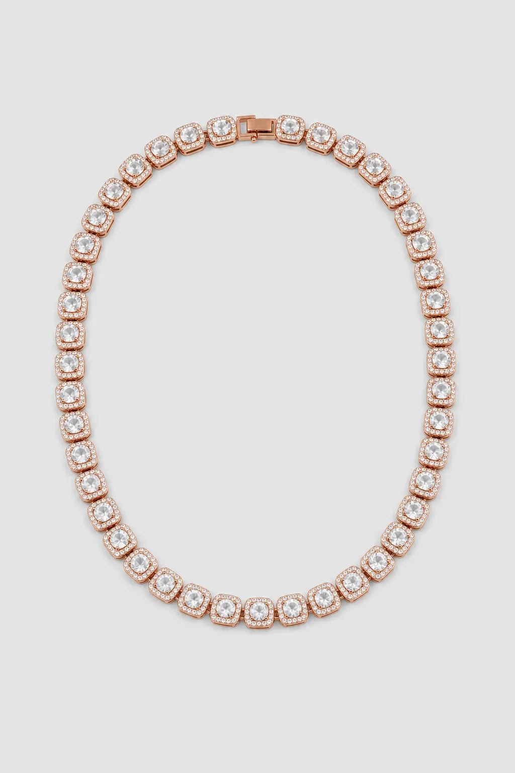 Chaine hip hop bling bling — sur fond gris — couleur Rose
