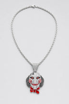 Chaine Saw — couleur argentée sur fond gris