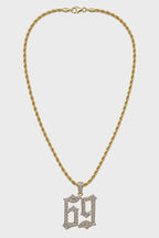 Collier 69 — sur fond gris — couleur Or