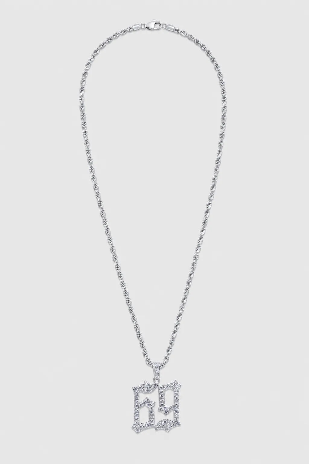 Collier 69 — sur fond gris — couleur Argent