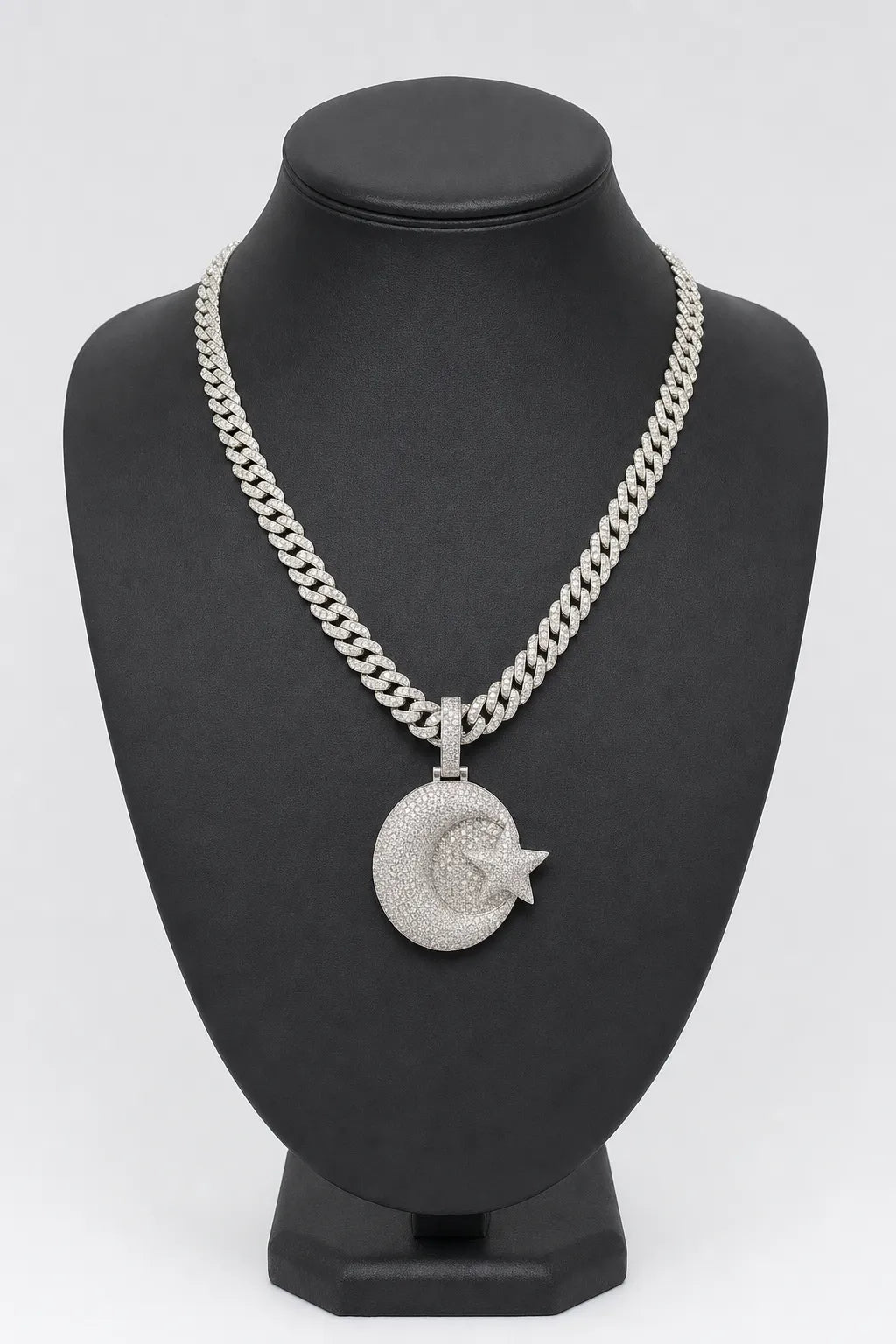 Collier Islam — sur présentoir noir mat