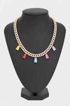 Collier ourson bonbon — sur présentoir noir mat