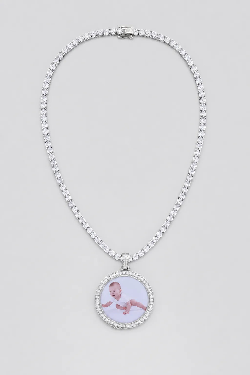 Collier Zola — sur fond gris