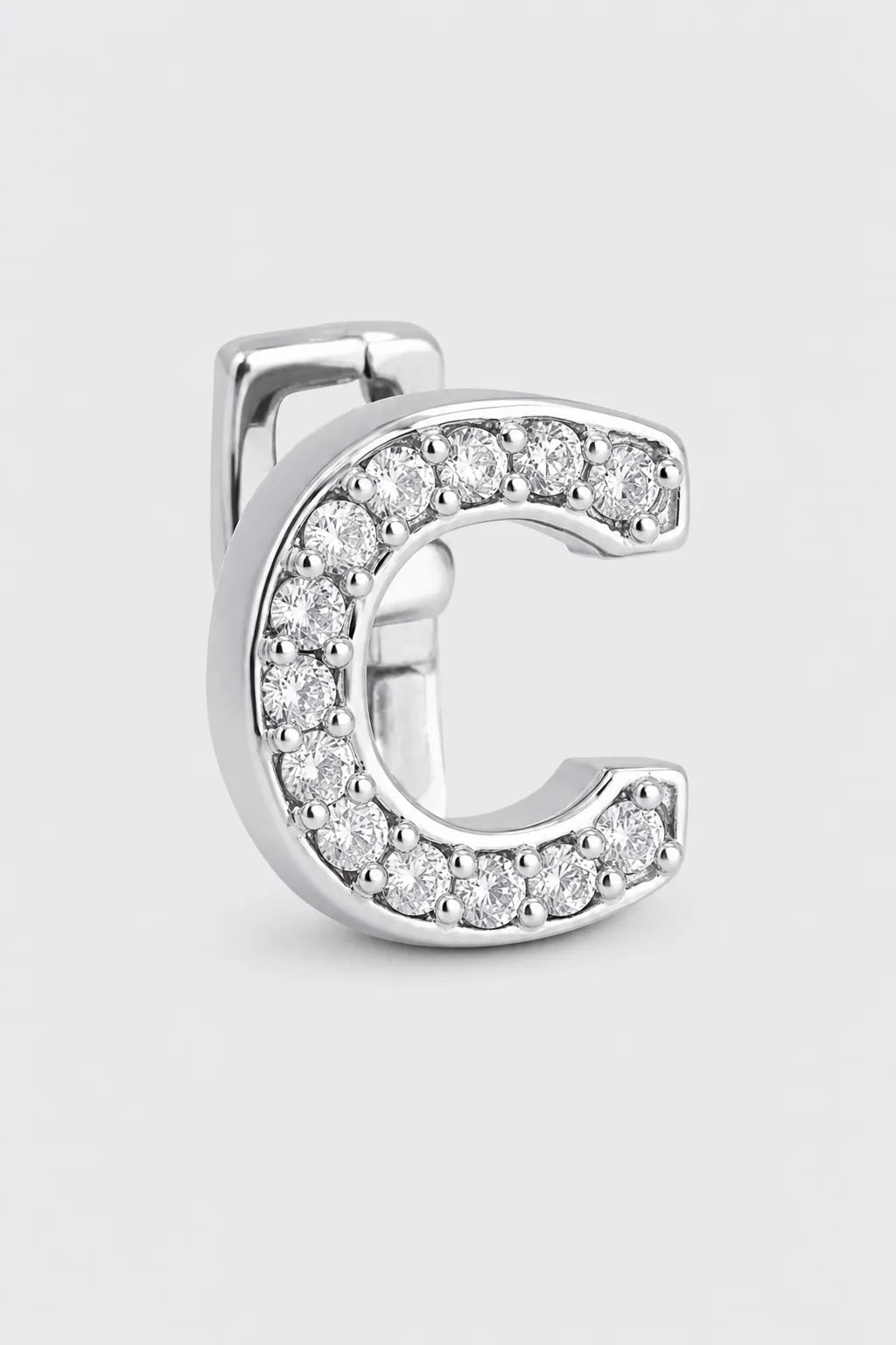 Grillz letters — sur fond gris - Argent - lettre C