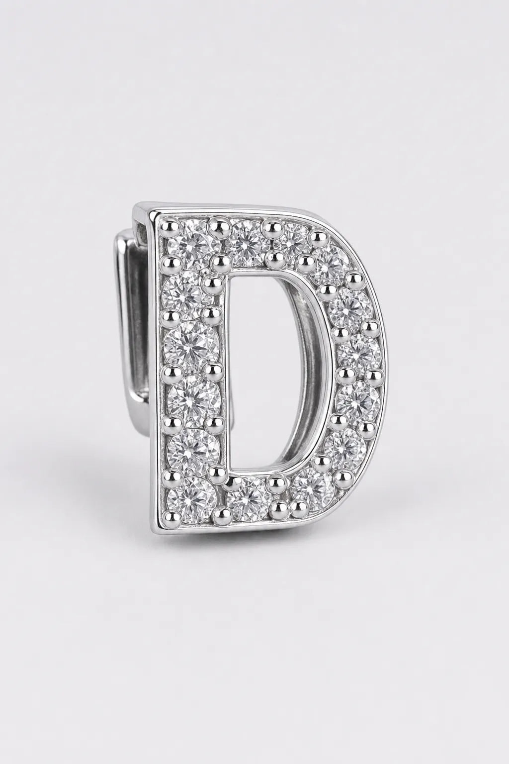 Grillz letters — sur fond gris - Argent - lettre D